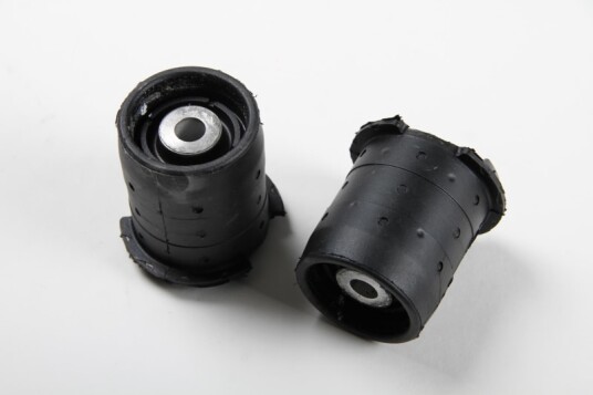 BMW Originaldeler Traversforing fram sett Original 33319066671