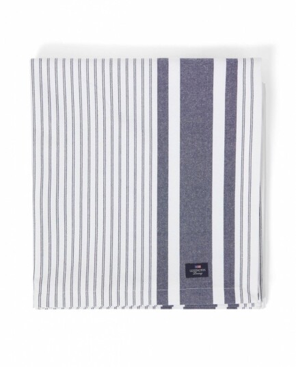 Lexington Icons Striped Organic Cotton Oxford Duk 150x250 cm Hvit / Dress Blue Lexington Icons Striped Organic Cotton Oxford Duk 150x250 cm Hvit / Dress Blue