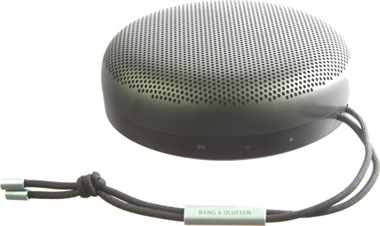 Bang & Olufsen BeoSound A1 2. Generasjon Trådløs Bluetooth Høyttaler - 60W - Opptil 18 Timer Batteritid - Antrasitt Bang & Olufsen BeoSound A1 2. Generasjon Trådløs Bluetooth Høyttaler - 60W - Opptil 18 Timer Batteritid - Antrasitt