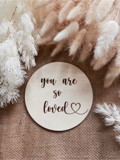 You Er So Loved Treskilt 12cm Minneskilt You Er So Loved Treskilt 12cm Minneskilt