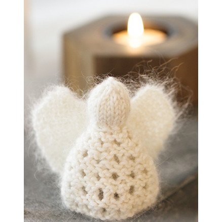 Christmas Cherub by DROPS Design Engle Julepynt Strikkeoppskrift 7,5 cm 2 stk