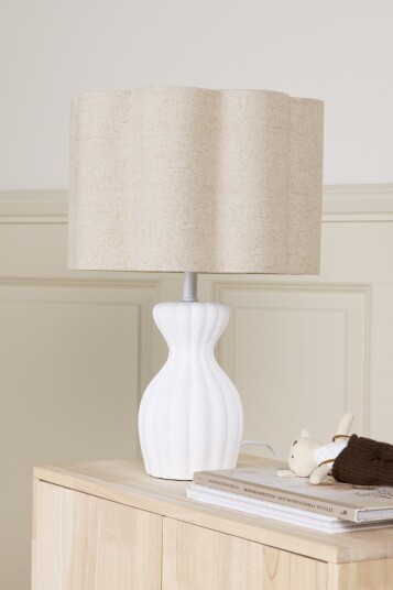 Alice & Fox Curve Lampefot Inkl. Lily Lampeskjerm S White/Beige Alice & Fox Curve Lampefot Inkl. Lily Lampeskjerm S White/Beige