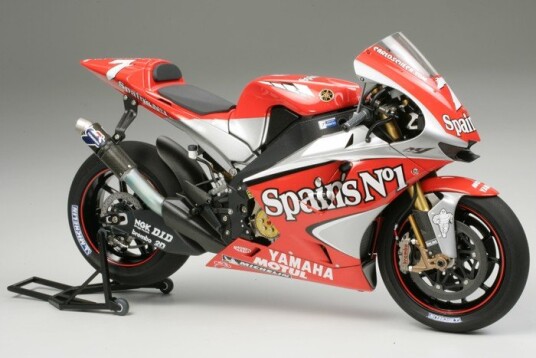Tamiya 1/12 Yamaha YZR-M1´04 No.7/No.33