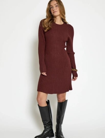 Peppercorn Pcanna Rib Over Knee Dress   Brown   M
