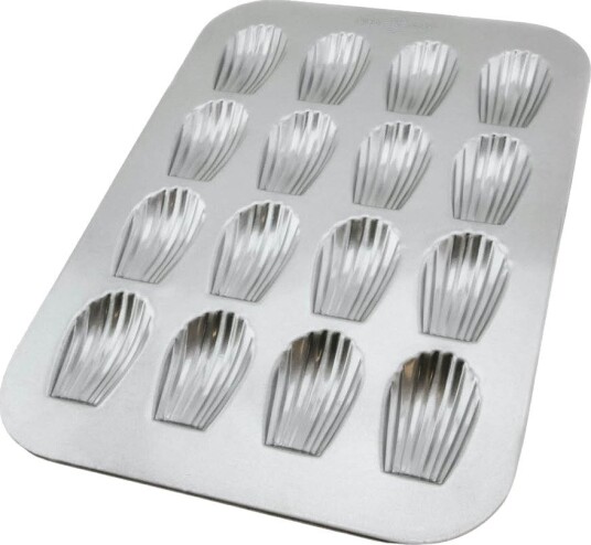 USA Pan   Madeleineform 5x8 cm 12 kaker aluminisert stål