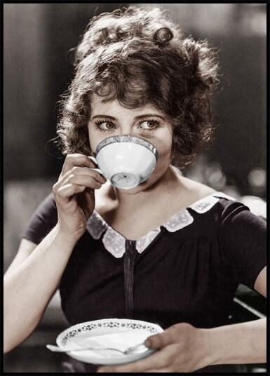 Drinking From Teacup Plakat Plakat / 70x100cm Drinking From Teacup Plakat Plakat / 70x100cm