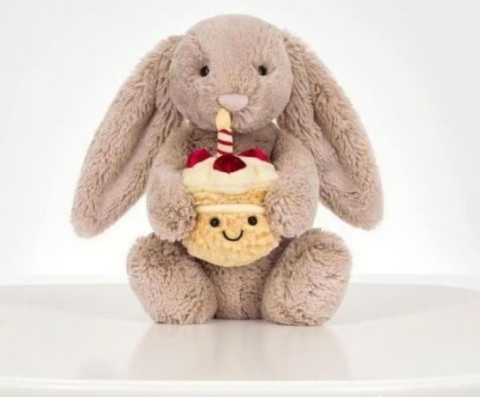 Jellycat Kanin Som Holder En Bursdagskake 30 cm