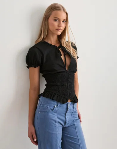 Nelly Svart Cute Smock Blouse Top