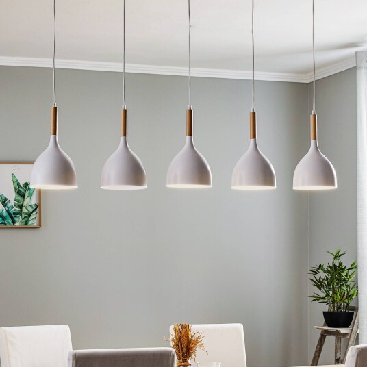 Luminex Noak pendellampe 5-lampers lang hvit/naturtre Luminex Noak pendellampe 5-lampers lang hvit/naturtre