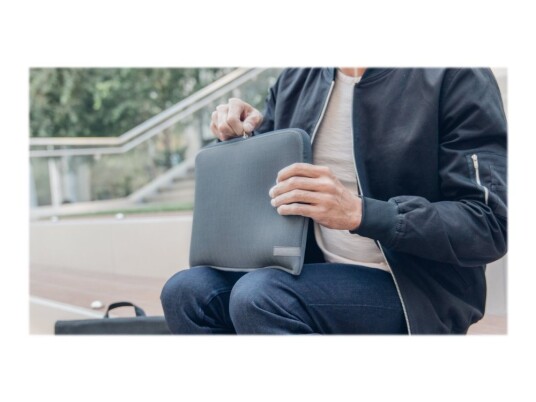 Moshi Pluma - Notebookhylster - 13" - Dongeriblå - For Apple Macbook Pro 13.3" (Late 2016, Mid 2017, Mid 2018, Mid 2019) Macbook Air (Early 2020, Late 2018, Late 2020, Mid 2019) Moshi Pluma - Notebookhylster - 13" - Dongeriblå - For Apple Macbook Pro 13.3" (Late 2016, Mid 2017, Mid 2018, Mid 2019) Macbook Air (Early 2020, Late 2018, Late 2020, Mid 2019)