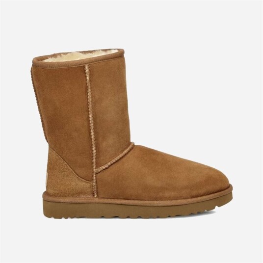 UGG Women's Classic Short II Boot Chestnut 40 UGG Women's Classic Short II Boot Chestnut 40