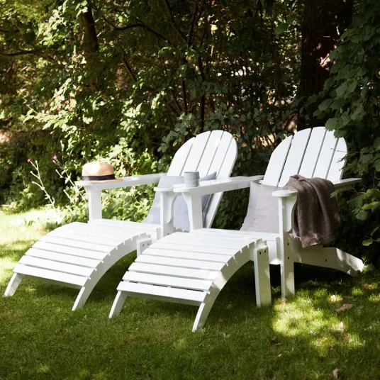 Cinas Adirondack lænestol skammel hvid Cinas Adirondack lænestol skammel hvid