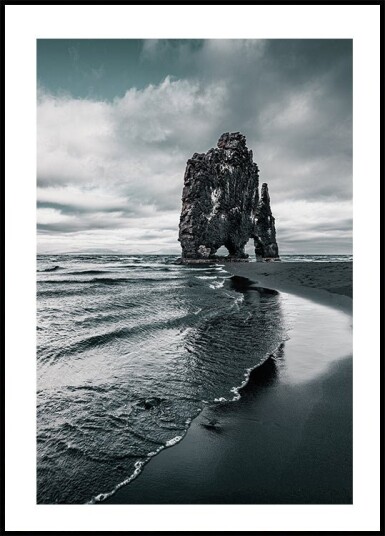 View of Basalt Stack Hvit Serkur Plakat Plakat / 30x40cm View of Basalt Stack Hvit Serkur Plakat Plakat / 30x40cm