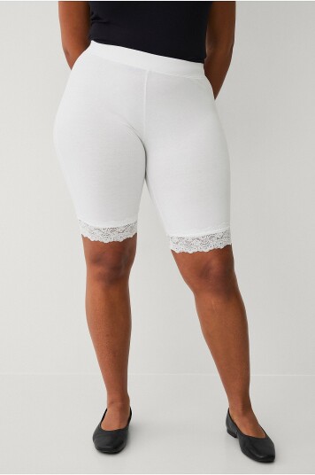 Ellos Plus collection   Korte sykkelshortser med blondekant   Hvit