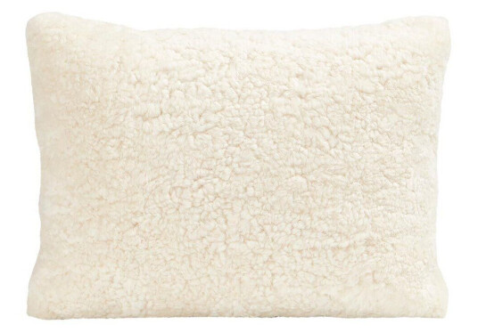Shepherd of Sweden Shepherd Lina saueskinnspute 40 x 30 cm creme Shepherd of Sweden Shepherd Lina saueskinnspute 40 x 30 cm creme