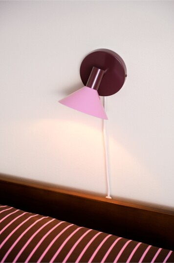 Jotex MOXY vegglampe Vinrød/ rosa Kjøp Vegglamper hos Jotex