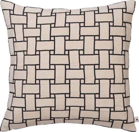 Ferm Living Lattice putetrekk Off white black 50x50 cm Ferm Living Lattice putetrekk Off white black 50x50 cm