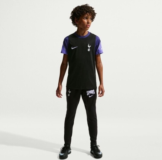 Tottenham Trenings T skjorte Dri fit Strike 3.   Svart/lilla/hvit Barn   Nike størrelse S: 128 137 cm