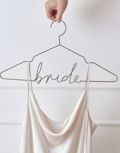 Gullfarget "Bride" Kleshenger i Metall 44x24 cModern Luxe