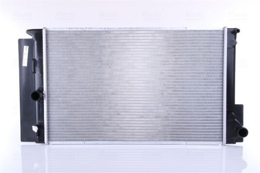 Radiator NISSENS 64692