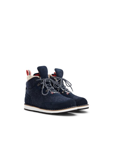 Amundsen Sports Winter Mucks Low Cut Navy Suede/Navy Wool 39 Amundsen Sports Winter Mucks Low Cut Navy Suede/Navy Wool 39