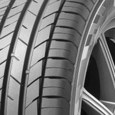 Kumho Ecsta HS52 185/55R15 82H Kumho Ecsta HS52 185/55R15 82H
