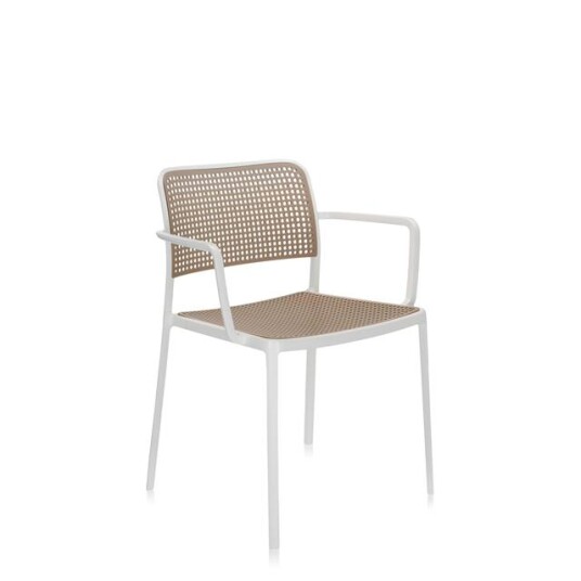 Kartell AUDREY Hagestol med Armlener Hvit/ Sand Kartell AUDREY Hagestol med Armlener Hvit/ Sand