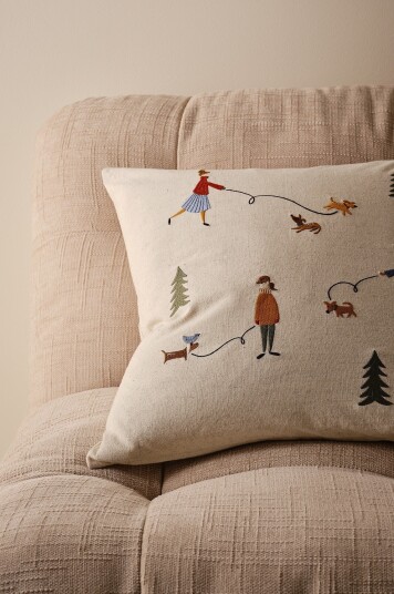 Jotex Brodert Putetrekk 50x50 Cm Multi/naturhvit WALKIE Kjøp Pynteputer & putetrekk hos Jotex