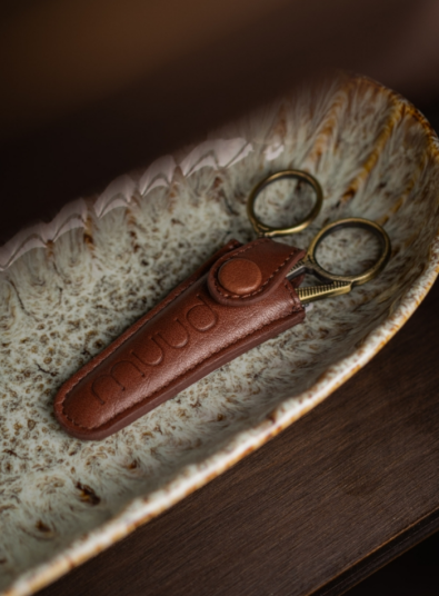 Muud Espoo Etui Til Saks Rich Brown Muud Espoo Etui Til Saks Rich Brown