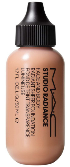 MAC Studio Radiance Foundation 50 ml W2 - Fuktighetsgivende og Langvarig MAC Studio Radiance Foundation 50 ml W2 - Fuktighetsgivende og Langvarig