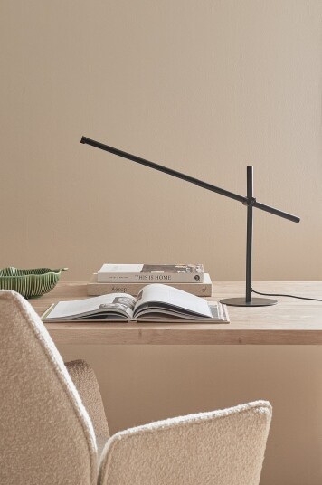 Ellos Home Bordlampe Atom LED Svart Ellos Home Bordlampe Atom LED Svart