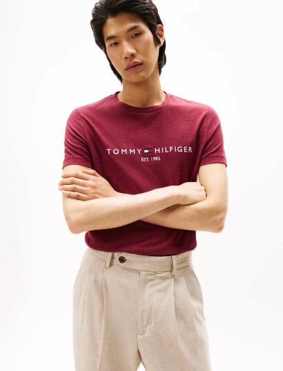 Tommy Hilfiger Tommy Logo Tee - Burgundy - L Tommy Hilfiger Tommy Logo Tee - Burgundy - L