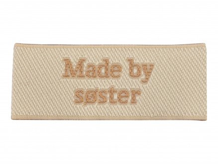 Label Made by Søster Sandfarget