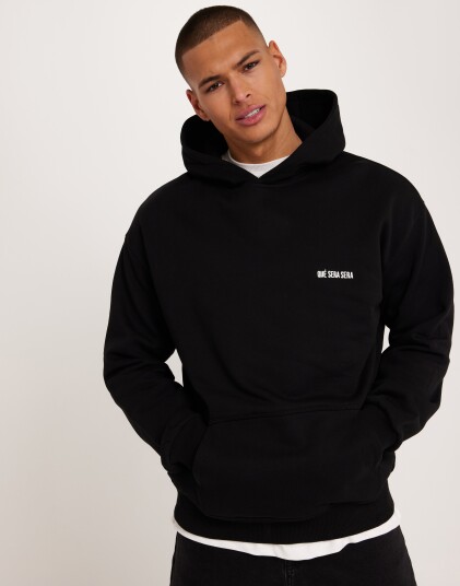 Que Sera Sera Virgil Hoodie Hoodies Svart