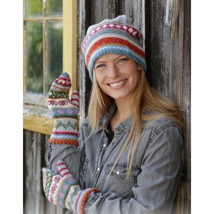 Â Happy Winter by DROPS Design Lue og Vanter Strikkeoppskrift str S L