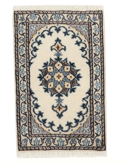 Håndknyttet. Opphav: Persia / Iran Nain Teppe 40x60