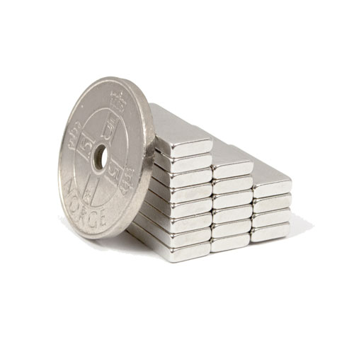 Blokk magnet 15 x 6 x 2 mm liten neodym magnetplate med løftekraft 1,5 kg
