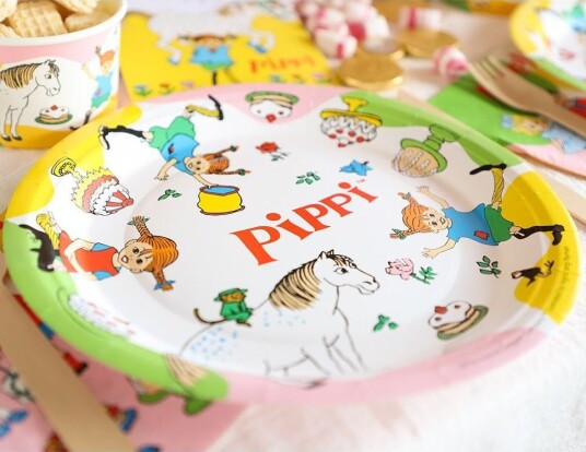 8 stk Pippi Langstrømte & Co Papptallerkener 23 cm