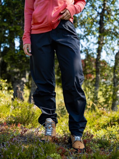 Bergans Vaagaa Light 3L Shell Pants Women Sort M Bergans Vaagaa Light 3L Shell Pants Women Sort M