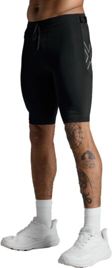 2Xu Aero Mesh Compression Shorts M Løpeshorts Black/Silver Reflective XL 2Xu Aero Mesh Compression Shorts M Løpeshorts Black/Silver Reflective XL