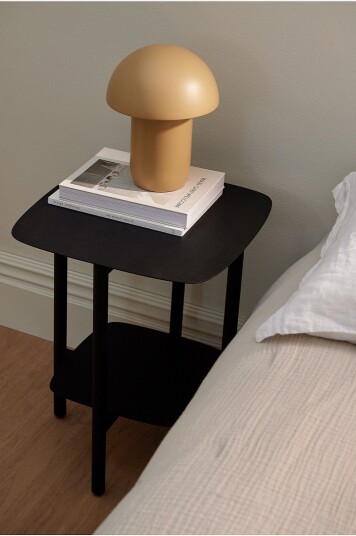 Ellos Home Sidebord / Nattbord Carl Svart Ellos Home Sidebord / Nattbord Carl Svart