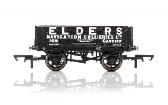 Hornby 4 Plank Wagon, Elders - Era 3 Hornby 4 Plank Wagon, Elders - Era 3