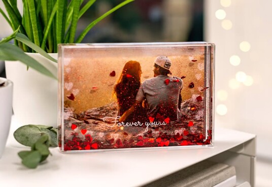 smartphoto Fotoramme med konfettihjerter Liggende smartphoto Fotoramme med konfettihjerter Liggende