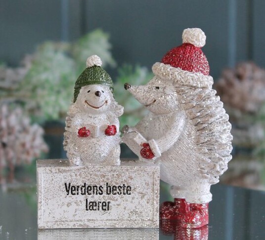 Julefigur pinnsvin med teksten "Verdens beste lærer"