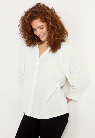 Cellbes Of Sweden Bluse med broderi