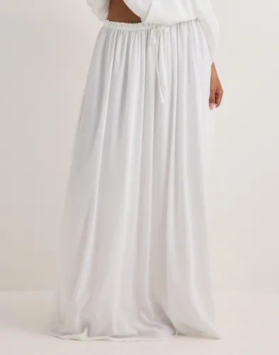 Neo Noir Hvit Sabria Chiffon Skirt