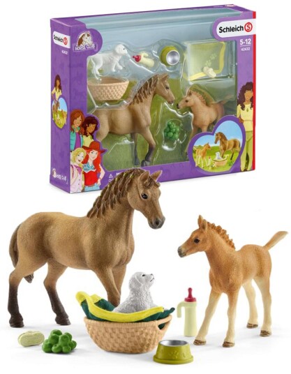 Schleich Sarahs Dyrebabypleie Figursett med Hest og Valp - 9 Deler