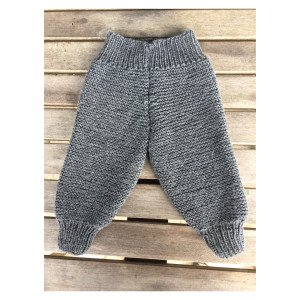 Startup Bukser av Knit by Nees – Garnpakke til Startup Bukser Str. 0 m  0-3 mdr.