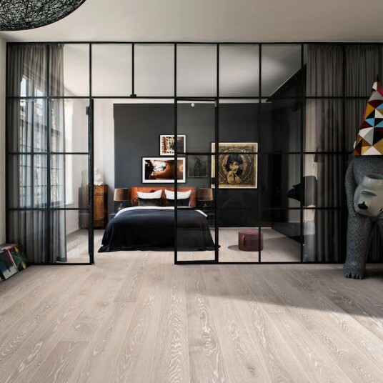 Kährs Parkett Nouveau Snow Hvit Mattlakk Børstet Eik 2266 mm 1 stav 151N8EEK0WKW220 Kährs Parkett Nouveau Snow Hvit Mattlakk Børstet Eik 2266 mm 1 stav 151N8EEK0WKW220