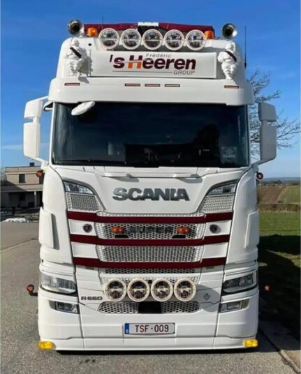 Solarguard underfanger type 5 til Scania Next Gen med lav støtfanger antall lys: 2 talmu`s gult glass